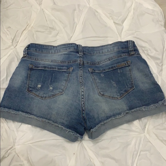 Distressed shorts - Picture 4 of 5